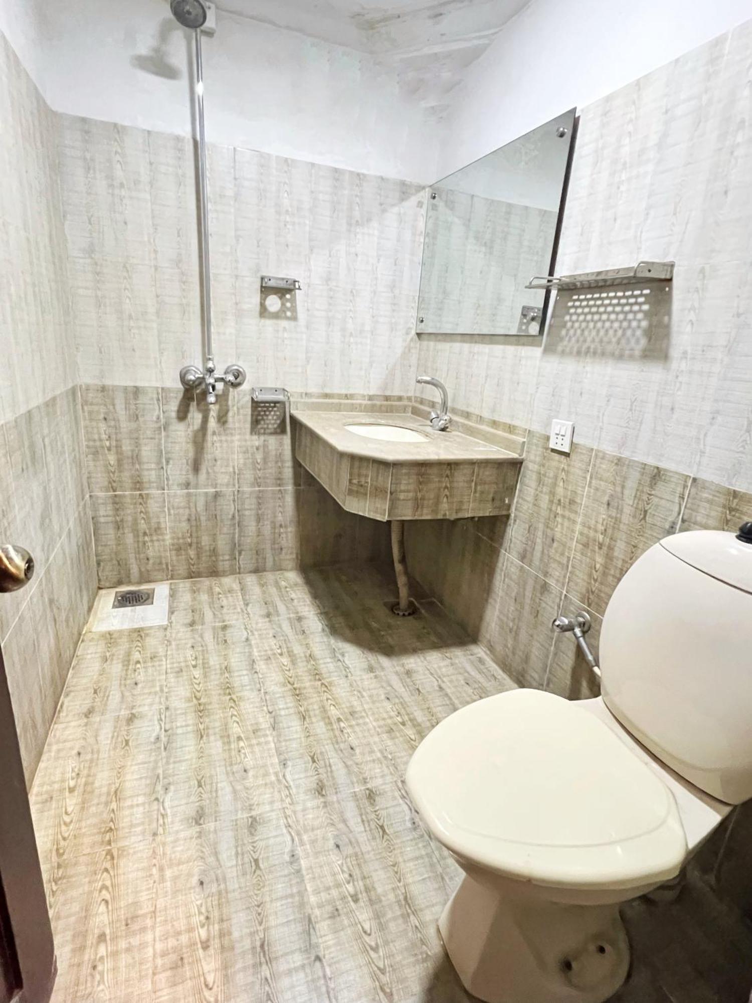 The Grand Hotel Multan Bagian luar foto