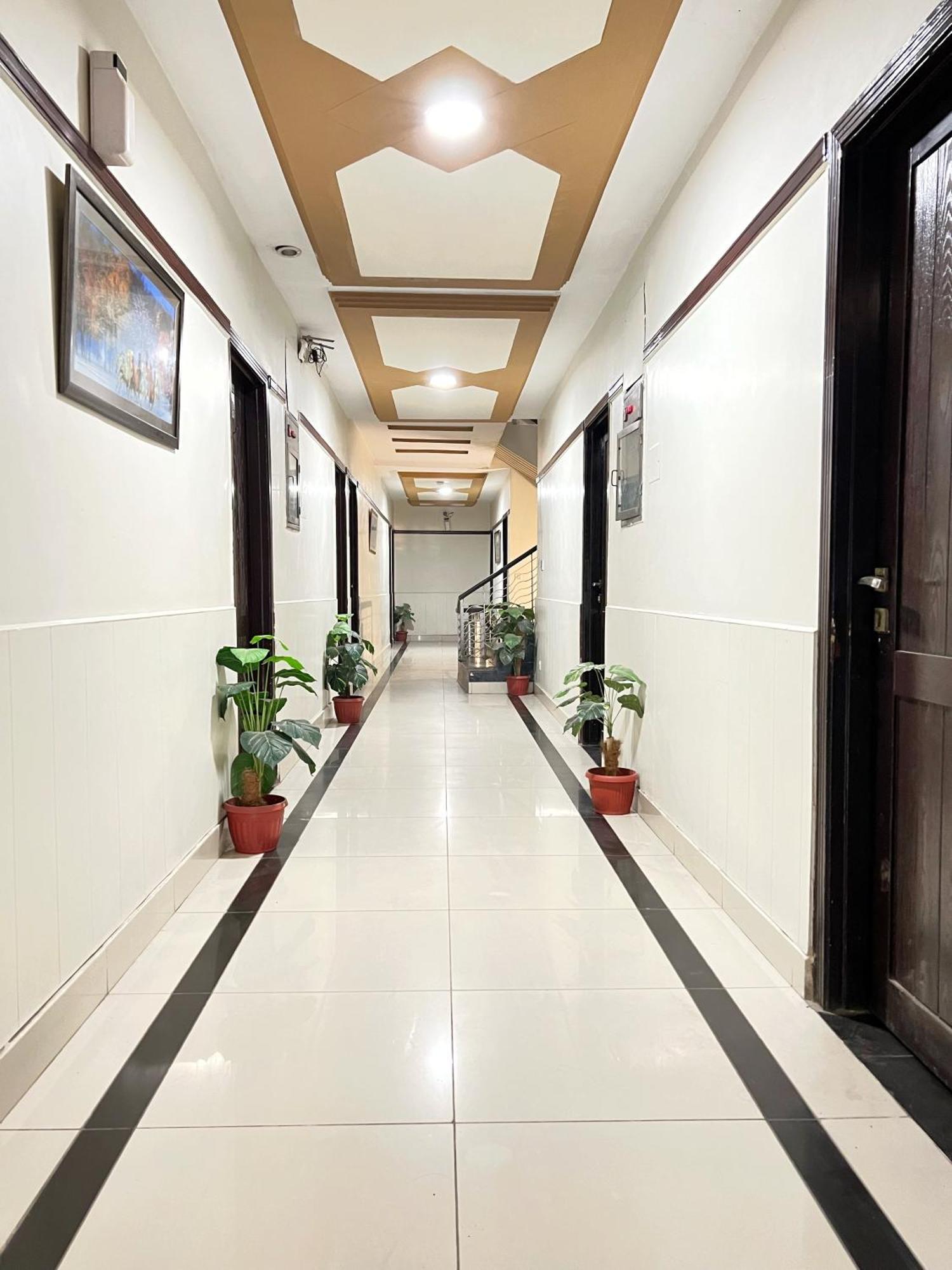 The Grand Hotel Multan Bagian luar foto