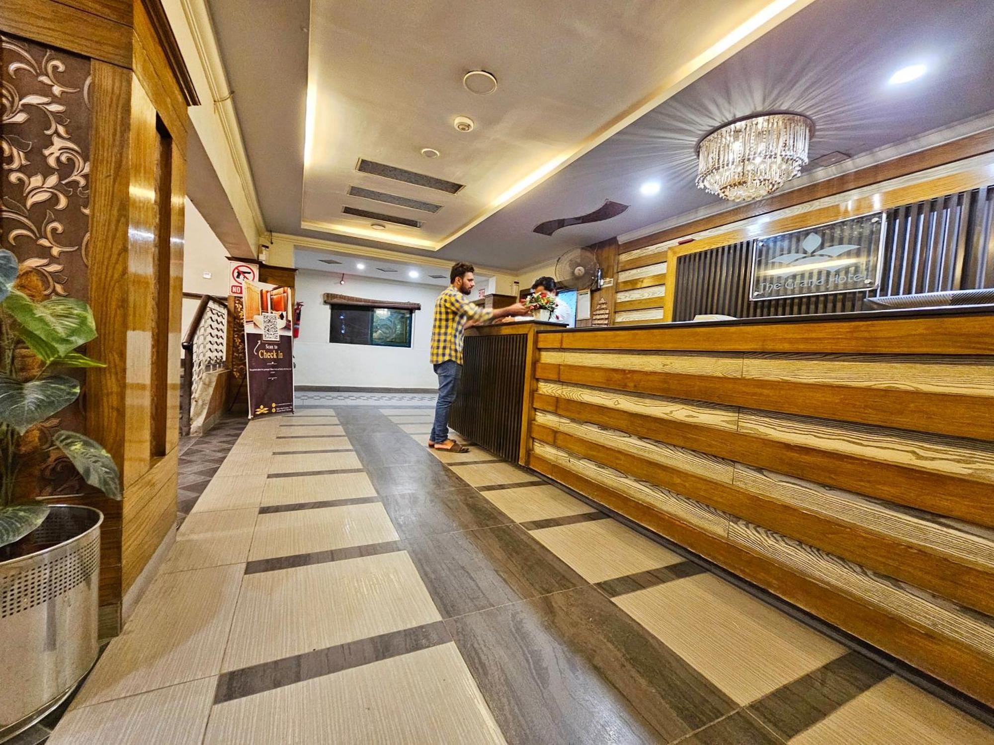 The Grand Hotel Multan Bagian luar foto