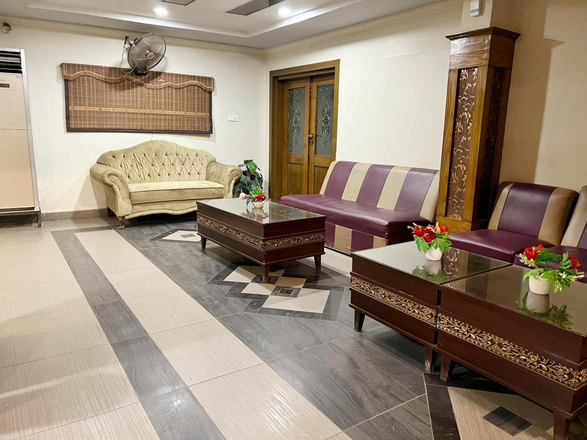 The Grand Hotel Multan Bagian luar foto