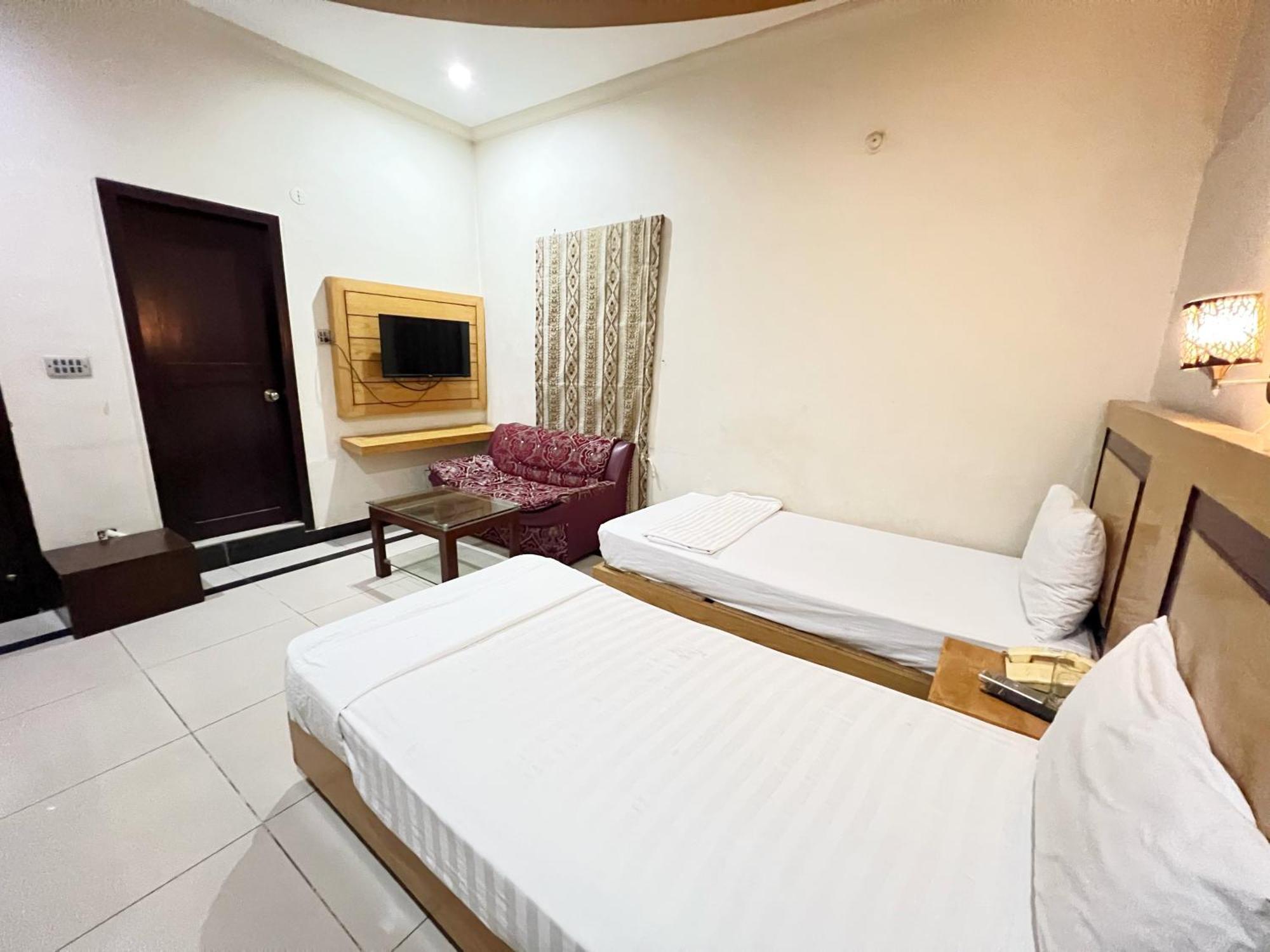 The Grand Hotel Multan Bagian luar foto