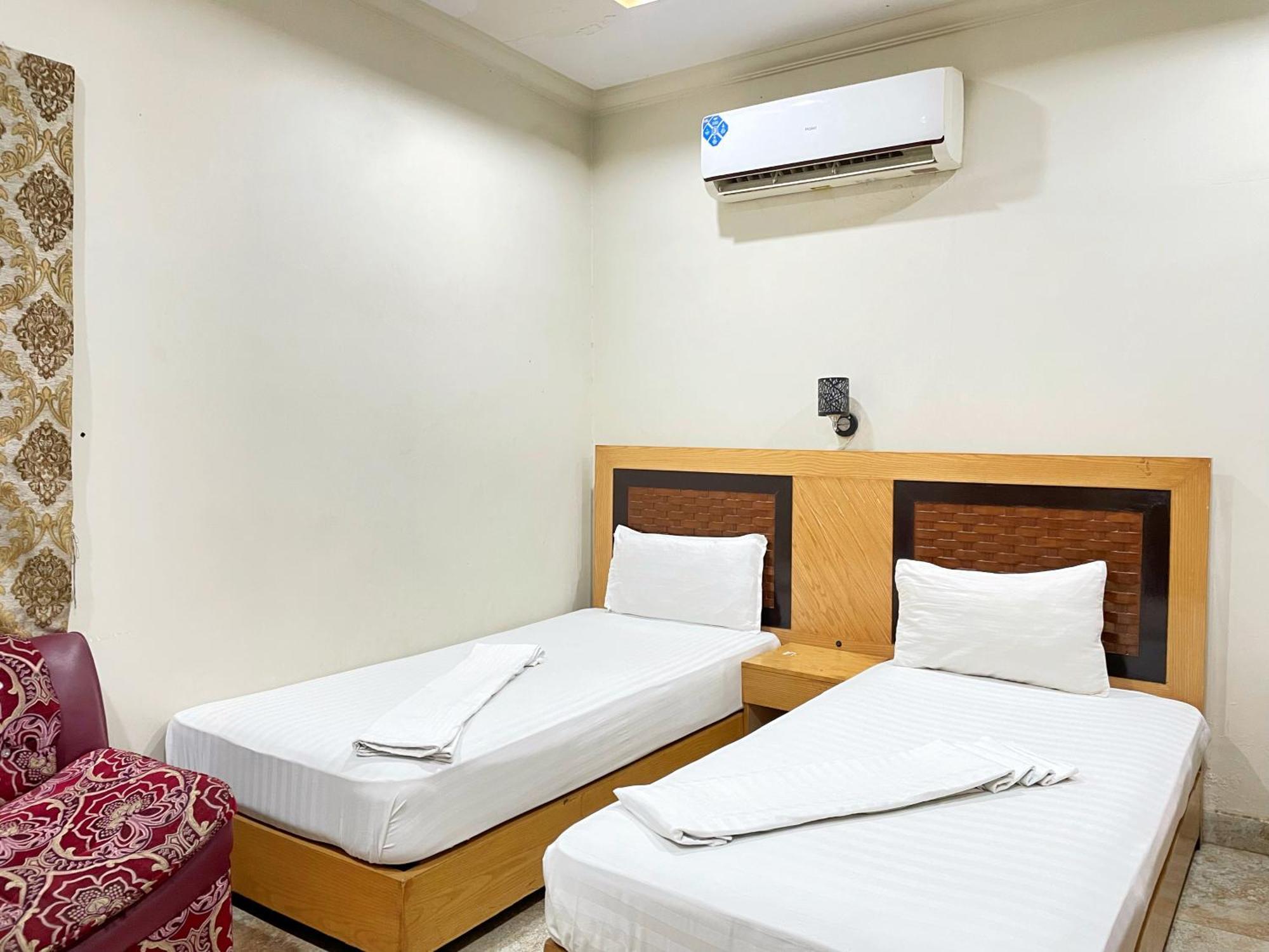 The Grand Hotel Multan Bagian luar foto